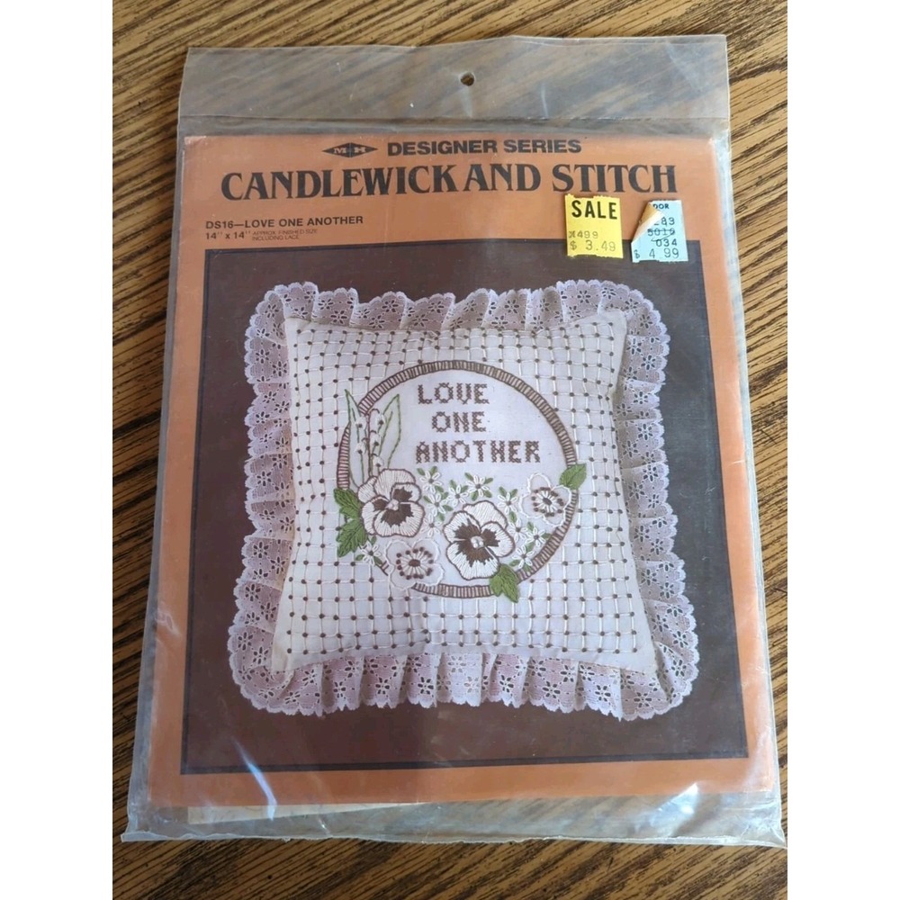 New Sealed Vintage Horn Of Plenty Candlewicking Embroidery Pillow Kit 14x14